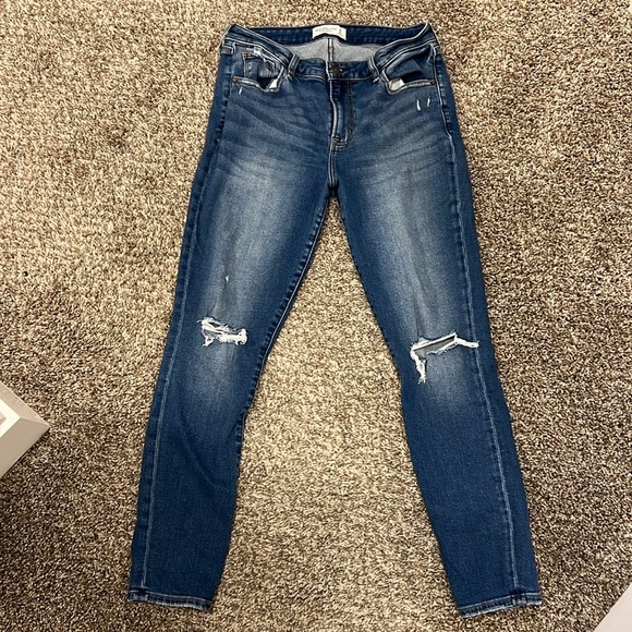 Abercrombie Mid Rise Skinny - Picture 2 of 2